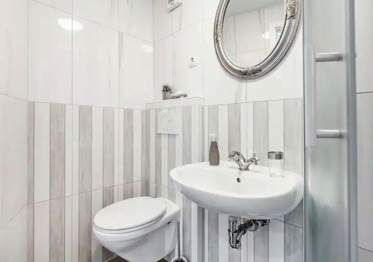 Blissful Loft Tivoli Lägenhet Ljubljana Exteriör bild